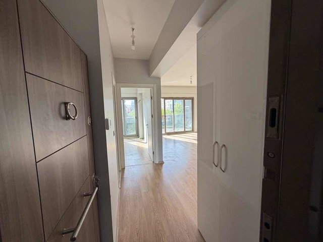 REMAX ARMA’DAN HAVUZLU SİTEDE KİRALIK 1+1 ARA KAT DAİRE