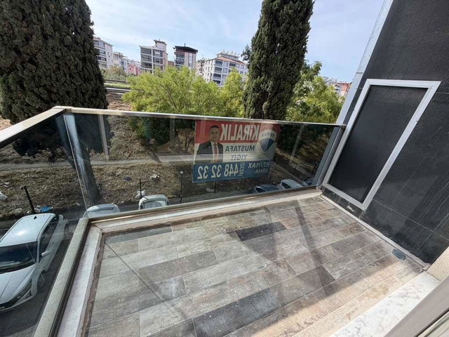 REMAX ARMA’DAN HAVUZLU SİTEDE KİRALIK 1+1 ARA KAT DAİRE