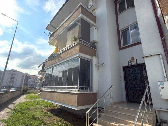 RE/MAX METROPOLİTAN'DAN YAZLIK MAHALLESI'NDE 3+1 DAİRE!!