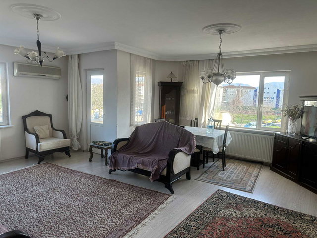 REMAX ŞEHİRDEN BAHÇELİEVLER MAH.3+1 SATILIK DAİRE