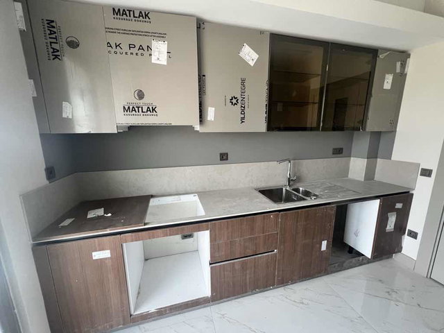 FOREV MODERN VADİ ARNAVUTKÖY’DE SATILIK 2+1 EBEVEYN BANYOLU ŞEREFİYESİ YÜKSEK DAİRE