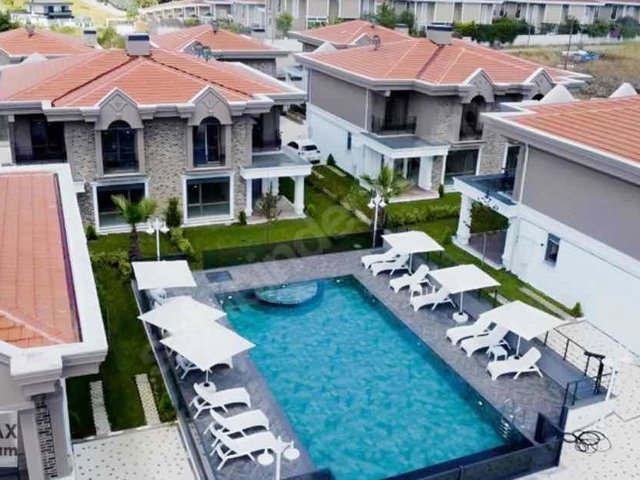 KOCAELİ BAŞİSKELE' DE PRESTİJLİ LOKASYONDA SİTE İÇİ 4+1 VİLLA
