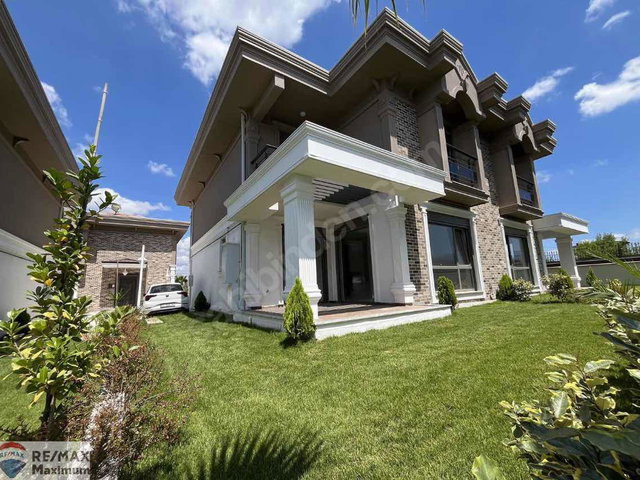 KOCAELİ BAŞİSKELE' DE PRESTİJLİ LOKASYONDA SİTE İÇİ 4+1 VİLLA