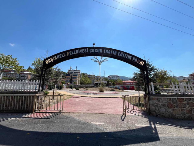 BAŞİSKELE BARBAROS MAHALLESİ 3+1 SATILIK DAİRE