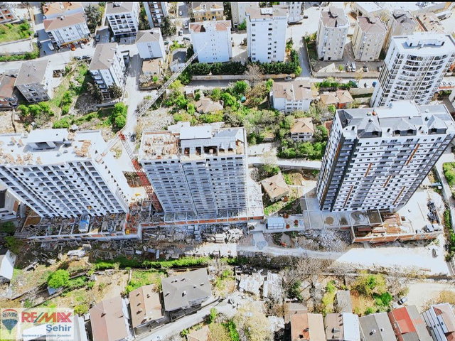 REMAX'TAN KARTAL YAKAPARK SİTESİNDE SATILIK 2+1 DAİRE