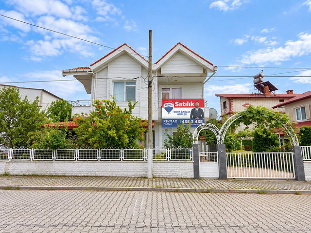 REMAX BARLAS GÜRLERDEN ÇATALÇAM SAHİLE 100M SATILIK FIRSAT VİLLA