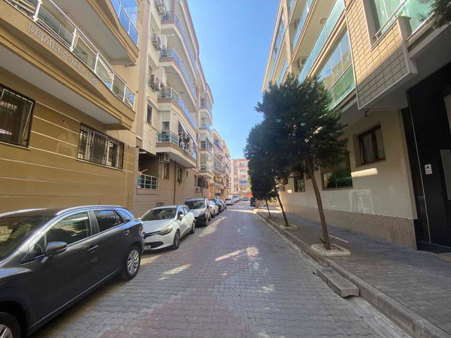 ŞEMIKLER PAZAR YERI YAKINI 2+1 SATILIK DAIRE