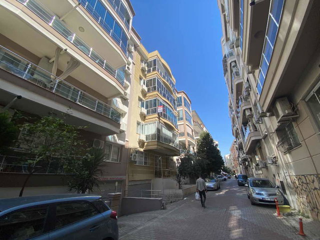 ŞEMIKLER PAZAR YERI YAKINI 2+1 SATILIK DAIRE