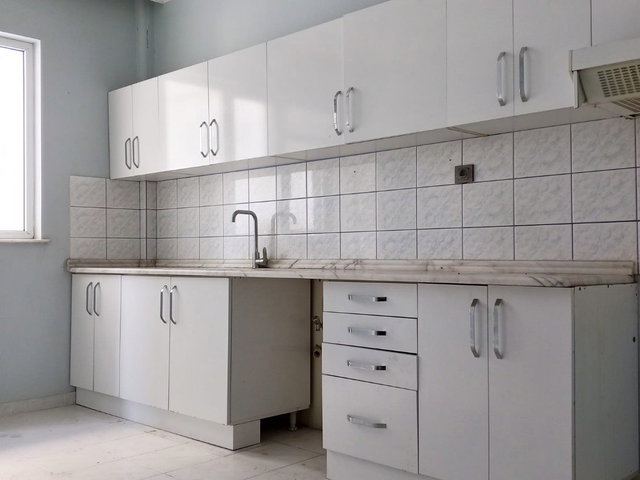 ŞEHRİN TAM MERKEZİNDE 145 M² BRÜT FERAH 3+1 KİRALIK