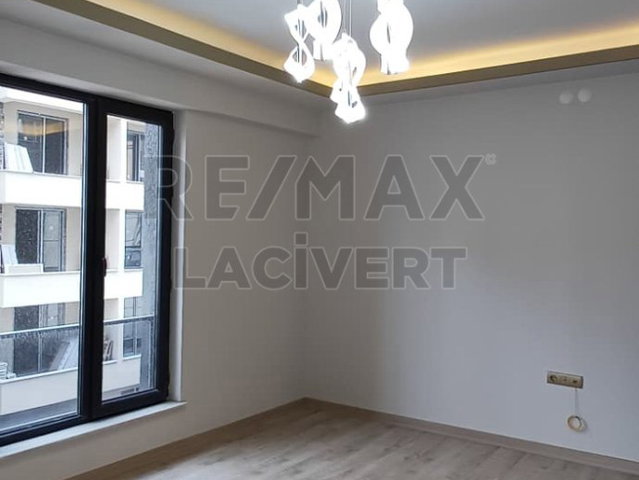 RE/MAX LACİVERT'TEN YILDIZKENT'TE SATILIK LÜKS 4+1 DAİRE