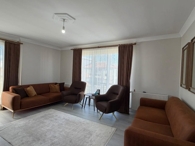 RE/MAX MAVİ'DEN SERDİVAN / VATAN MAHALLESİNDE SATILIK 2+1 DAİRE