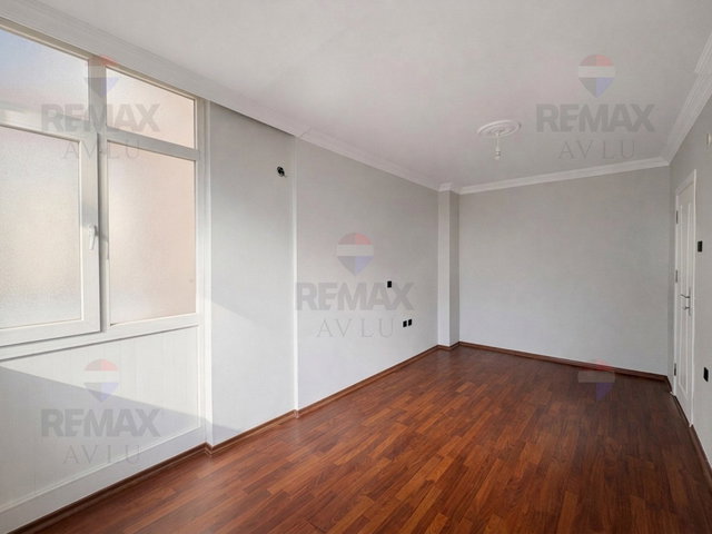 REMAX AVLU'DAN GÜVEN SİTESİ'NDE 2+1 KİRALIK DAİRE
