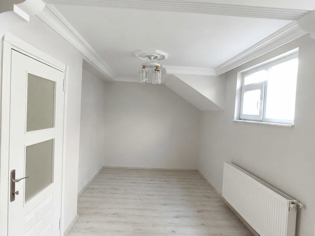 RAMİ`DE ANA CADDEYE YAKIN, BAHÇELİ SATILIK 2+1 DAİRE