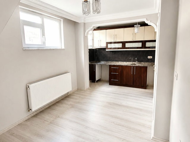 RAMİ`DE ANA CADDEYE YAKIN, BAHÇELİ SATILIK 2+1 DAİRE
