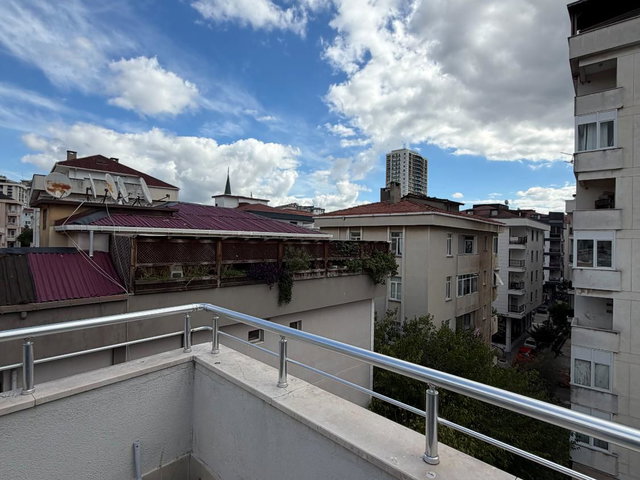 MALTEPE BAĞLARBAŞI'NDA TERASLI 3+1 BAKIMLI SATILIK DUBLEKS DAİRE