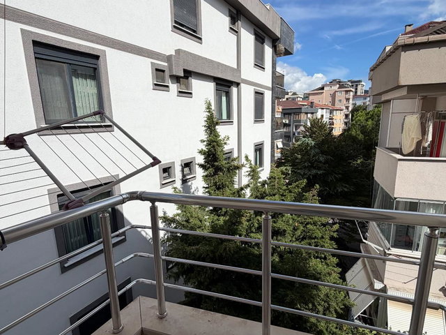 MALTEPE BAĞLARBAŞI'NDA TERASLI 3+1 BAKIMLI SATILIK DUBLEKS DAİRE