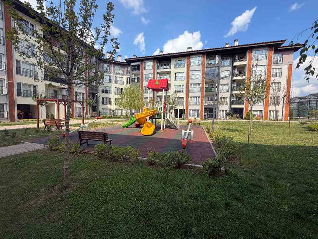 REMAX MYRA'DAN SAĞLIKKENT SİTESİNDE GİRİŞ KAT 3+1 AYRI MUTFAKLI