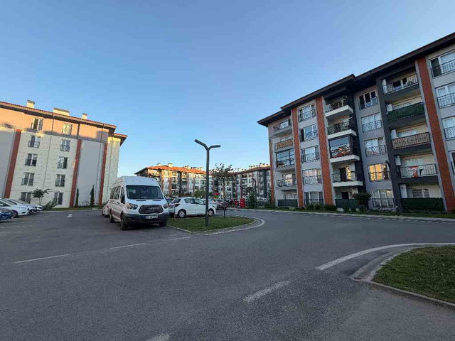 REMAX MYRA'DAN SAĞLIKKENT SİTESİNDE GİRİŞ KAT 3+1 AYRI MUTFAKLI