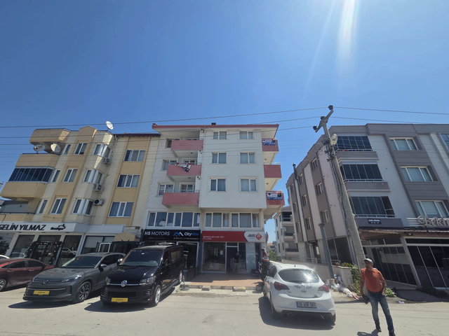 REMAX YAZ'DAN PLEVNE MAH AYRI MUTFAKLI .EŞYALI 1+1 SATILIK