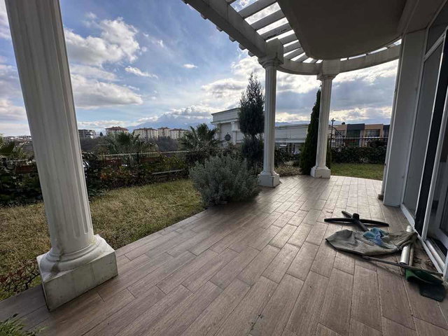BAŞİSKELE’DE SİTE İÇİNDE 3+1 | 145 M² NET | BAHÇE KATI | 2 BANYO 3 WC
