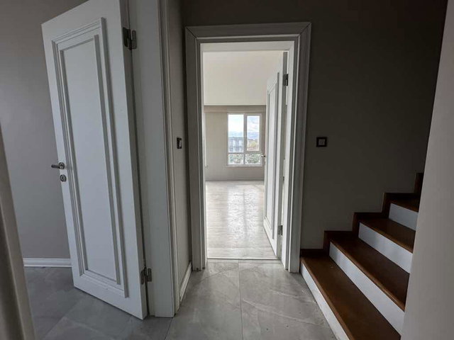 BAŞİSKELE’DE SİTE İÇİNDE 3+1 | 145 M² NET | BAHÇE KATI | 2 BANYO 3 WC