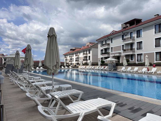 BAŞİSKELE’DE SİTE İÇİNDE 4+1, 225 M² BRÜT, 3 BANYOLU EŞYASIZ KİRALIK VİLLA