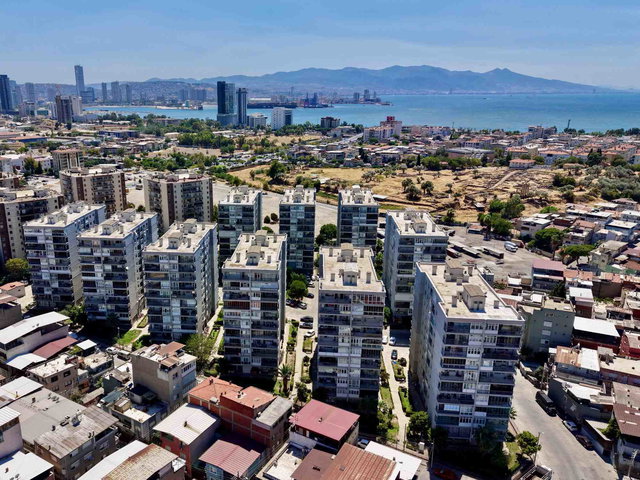 ENES LAHNA'DAN SEYHANKENT SITESI'NDE GENIŞ VE BOŞ 3+1 DAIRE