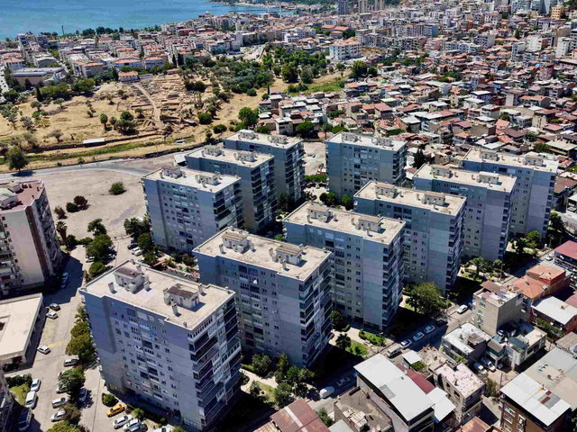 ENES LAHNA'DAN SEYHANKENT SITESI'NDE GENIŞ VE BOŞ 3+1 DAIRE