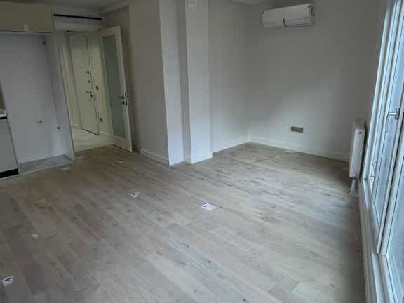 CADDEBOSTAN SAHİL PARSELİNDE SIFIR KİRALIK 2+1 DAİRE
