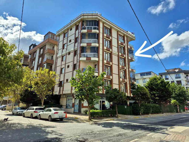 SAMANDIRA MERKEZDE METROYA YÜRÜME MESAFESİNDE 2+1