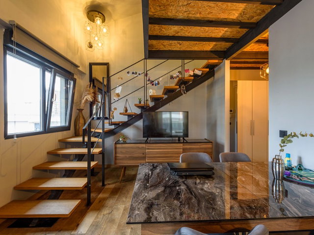 LUX TASARIM ÖZEL EŞYALI 1+1 PENTHOUSE DAİRE