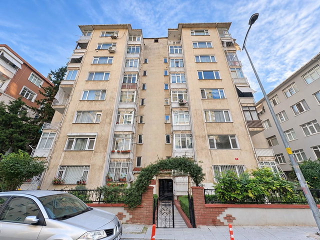 KOZYATAĞI'NDA 56 M2 ARSA PAYLI, MİNİBÜS CADDESİNE YAKIN GENİŞ  3+1