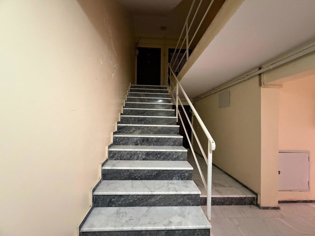 SERDİVAN KEMALPAŞA’DA, DİŞ HASTANESİNE 300 MT, 2 BALKONLU, DEPOLAMA ALANLI 3+1!