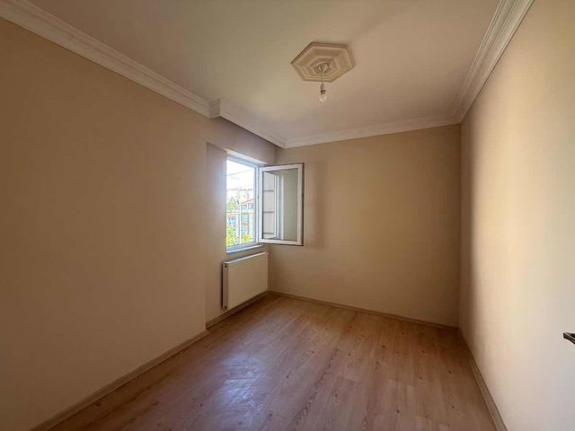 İZMİT YEŞİOVA'DA SATILIK 2+1 ARAKAT DAİRE