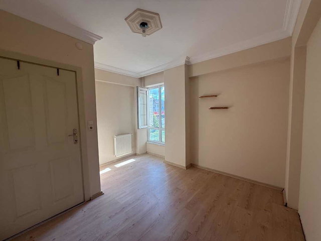 İZMİT YEŞİOVA'DA SATILIK 2+1 ARAKAT DAİRE