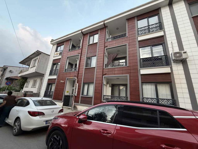 TEMREN CADDESİNDE KİRALIK 2+1 DAİRE