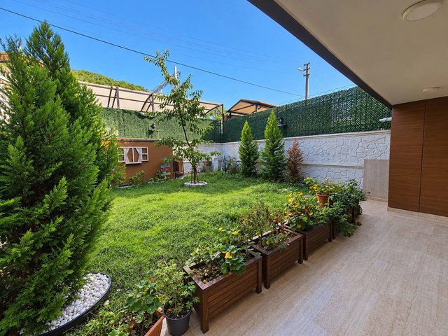 KÖRFEZ'DE DENİZ MANZARALI 5+2 TRİPLEKS | 200 M² BAHÇE | HAVUZ