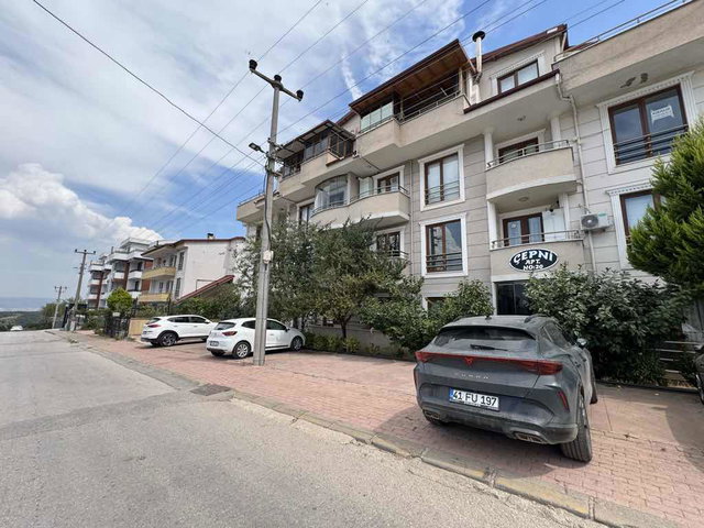 BAŞİSKELEDE KİRALIK 2+1 ARAKAT