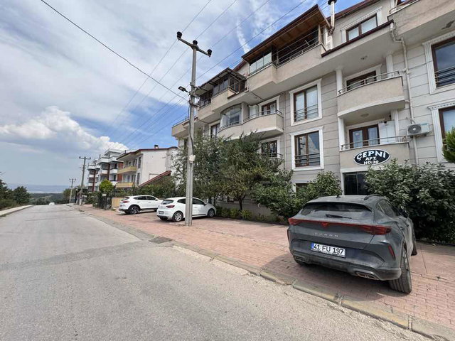 BAŞİSKELEDE KİRALIK 2+1 ARAKAT