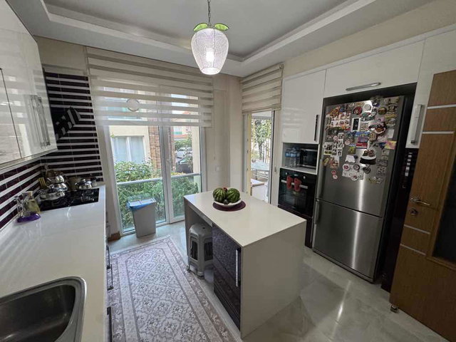 BAŞİSKELEDE SATILIK 4+1 VİLLA