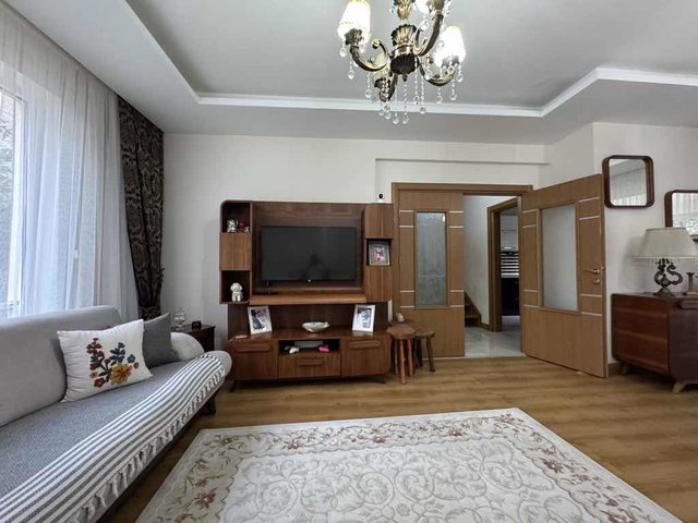 BAŞİSKELEDE SATILIK 4+1 VİLLA