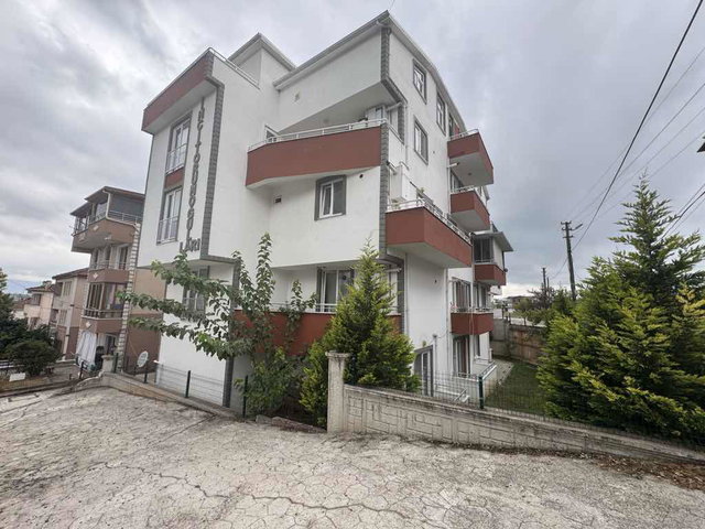 BAŞİSKELEDE KİRALIK 3+1 ARAKAT