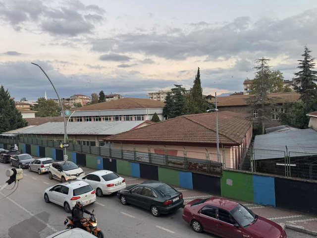 İZMİT MERKEZDE SATILIK 3+1 DAİRE