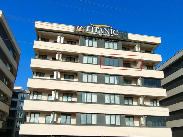 NEFES PARK KARŞISINDA TİTANİC SİTESİNDE ARA KAT1+1 SATILIK DAİRE