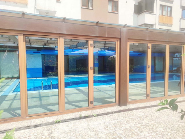 ÇEKMEKÖY TAŞDELEN’DE HAVUZLU SİTEDE GENİŞ VE KULLANIŞLI 3+1 DAİRE