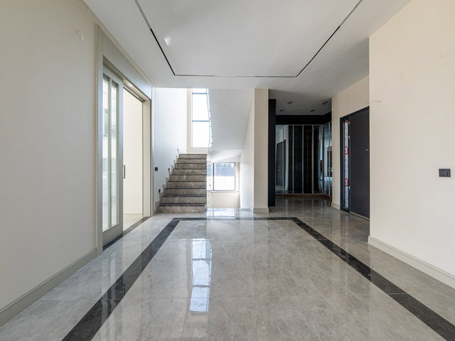 İNCEK’TE SIFIR 7+1 | 605 M² BRÜT | 6+ BANYO | KAPALI OTOPARKLI LÜKS VİLLA