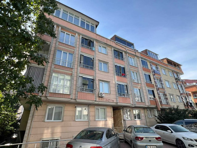 ESENYURT AKÇABURGAZ’DA GÜNEY CEPHELİ, BAHÇE KATI 2+1 | BALKONLU | KREDİYE UYGUN