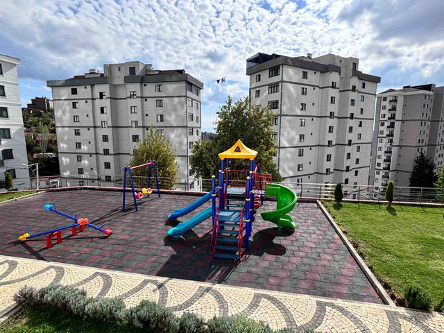 ŞEHRİ DENİZ SİTESİ LEBİ DERYA DENİZ MANZARALI KİRALIK 1+1 DAİRE