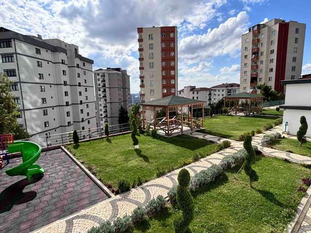 ŞEHRİ DENİZ SİTESİ LEBİ DERYA DENİZ MANZARALI KİRALIK 1+1 DAİRE