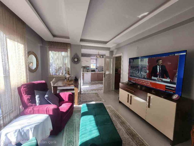 RE/MAX CAN ÖZKOKU'DAN ESENEVLER'DE SAHİLE & TRAMVAYA YAKIN 2+1